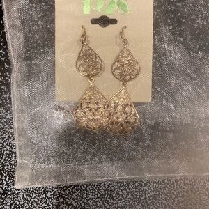 1928 Gold Filigree Teardrop Earrings